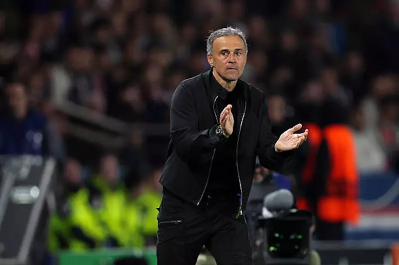 إنريكي: تجارب باريس في دوري أبطال أوروبا تشبه فيلم رعب مثير