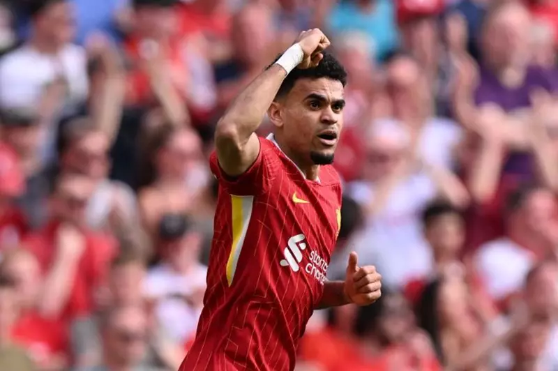 لويس دياز: التزامي مع ليفربول مستمر والمفاوضات مع الأندية الأخرى تعدّ خطوة طبيعية