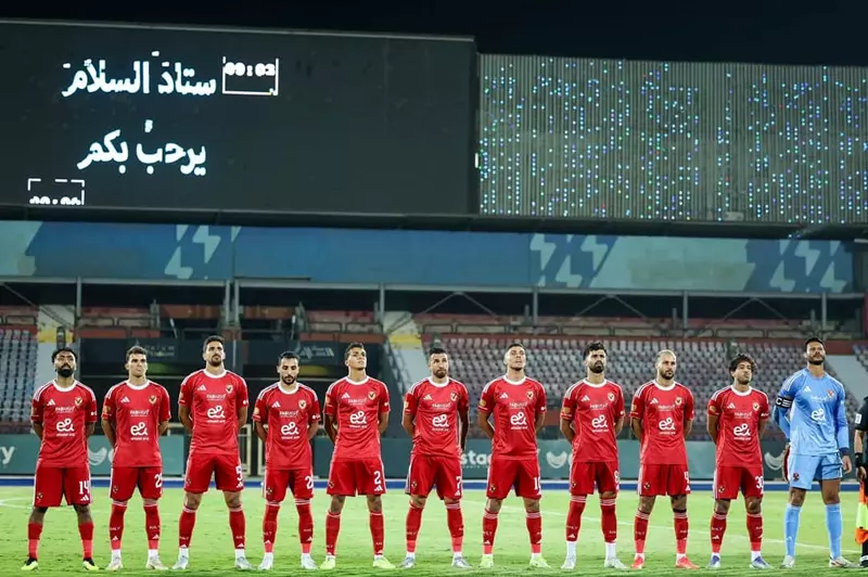 أهمية المباريات الكبيرة في تعزيز المنافسة الرياضية: الأهلي وفاركو وصلاح في الواجهة