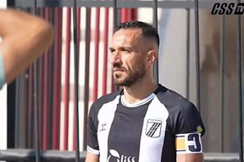 الصفاقسي ينتظر نتائج الفحوصات الطبية لتحديد مستقبل علي معلول الصحي