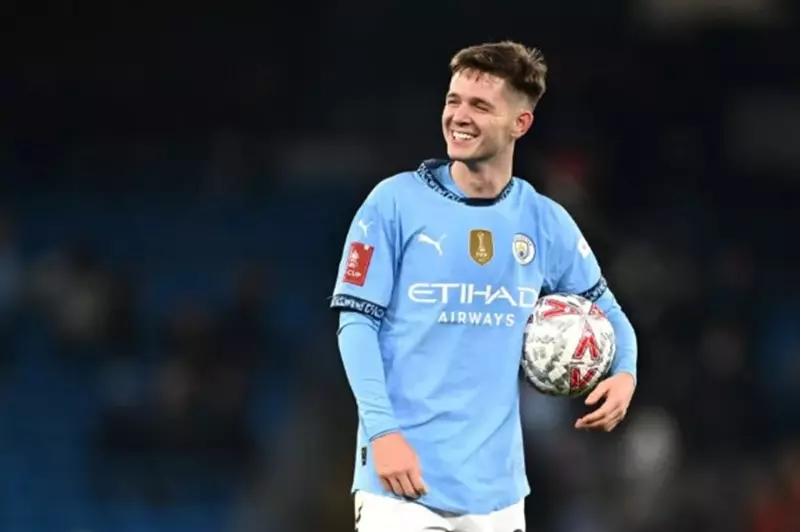 نوتنجهام يفوز بصفقة لاعب مانشستر سيتي الشاب المثيرة